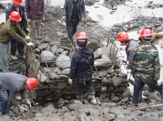 國(guó)道318東海路搶險(xiǎn)報(bào)道